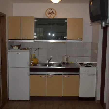 Studio 16690b * Vir